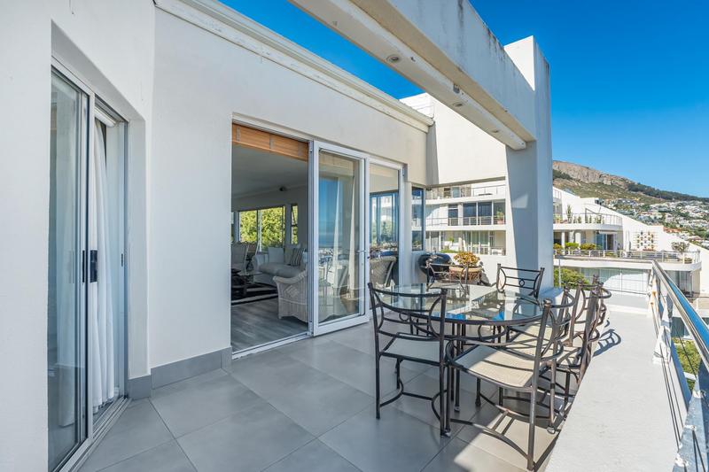 To Let 2 Bedroom Property for Rent in Sea Point Western Cape